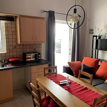 Comfy Apartment With Low Ceiling Attic Athens Luaran gambar