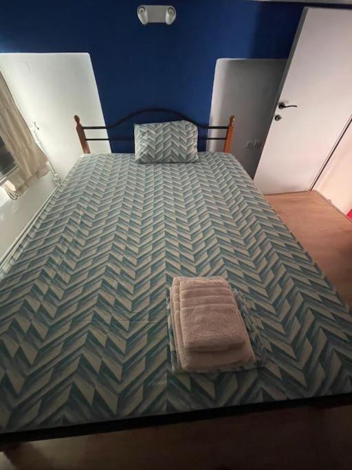 Comfy Apartment With Low Ceiling Attic Athens Luaran gambar